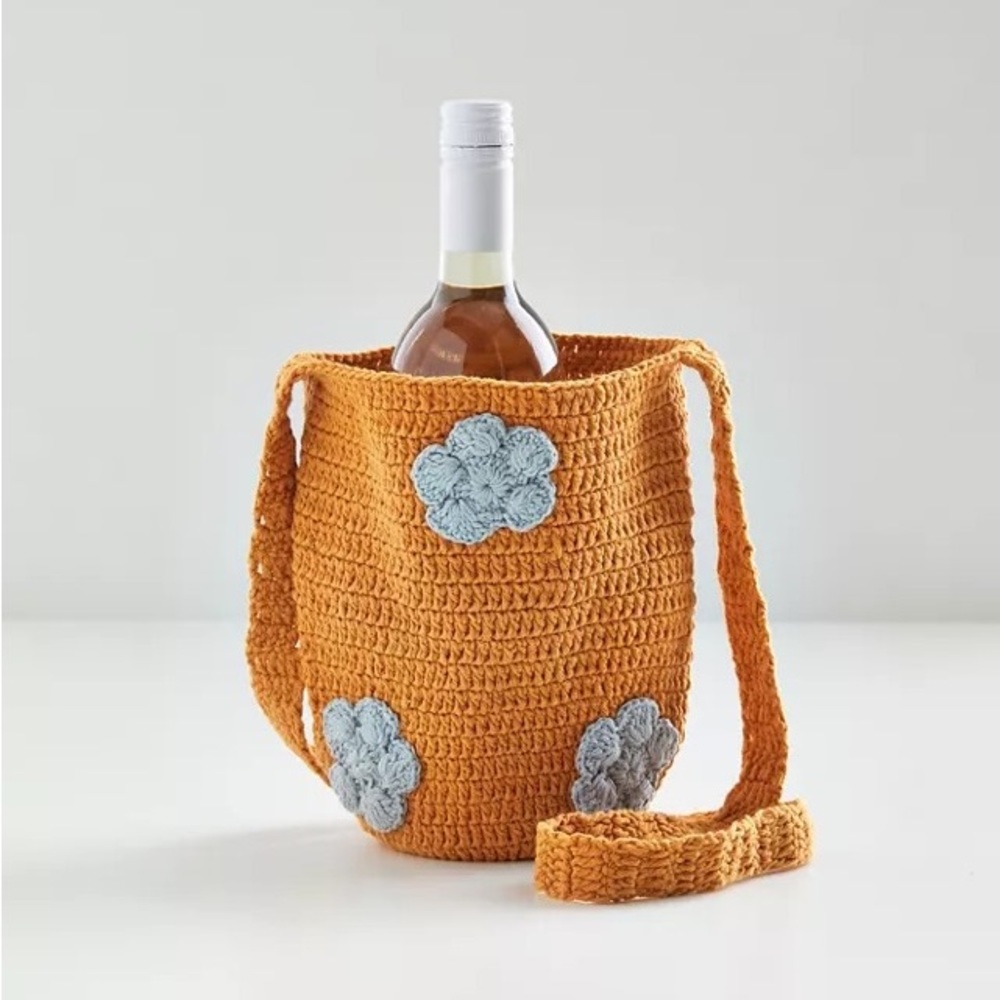 NWT Crochet tote Bag with Flowers